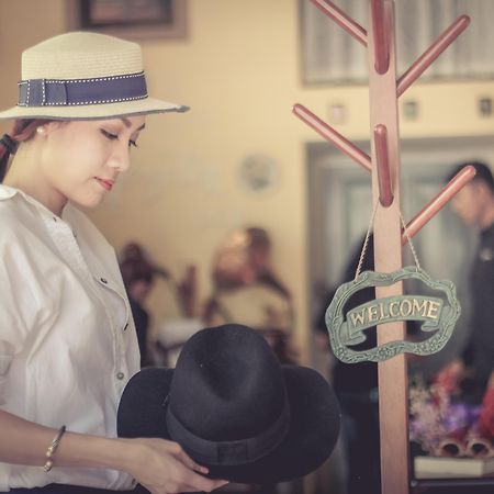 The Unforgotten B&B Bangkok Bagian luar foto
