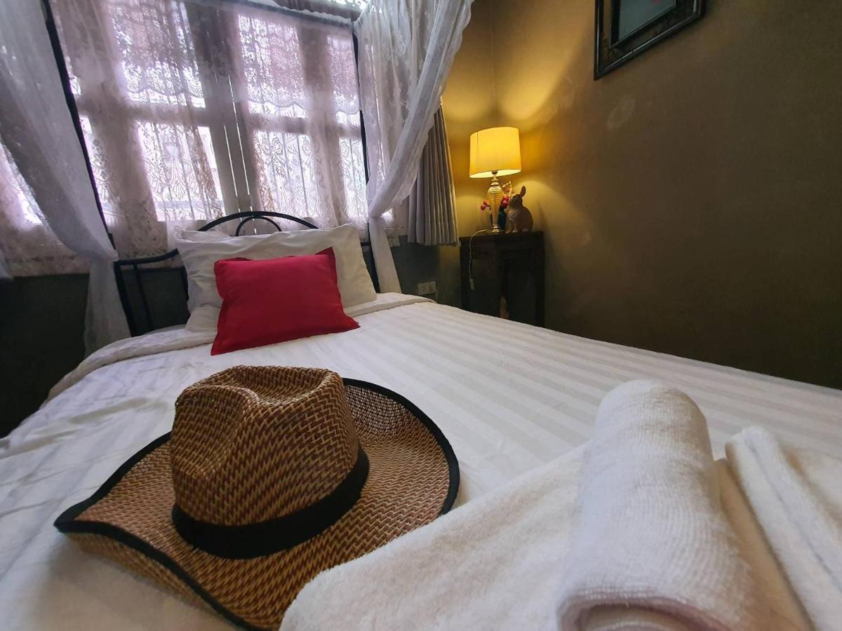 The Unforgotten B&B Bangkok Bagian luar foto