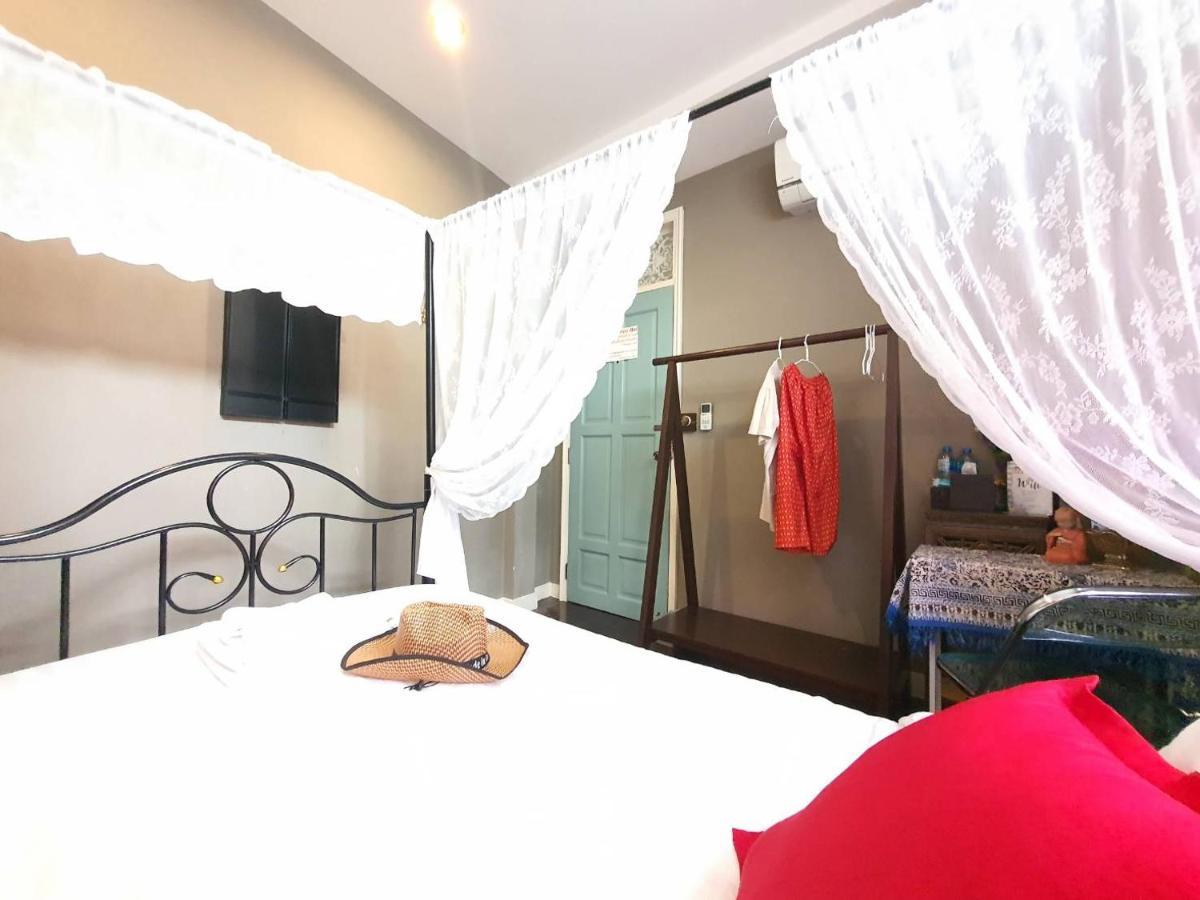 The Unforgotten B&B Bangkok Bagian luar foto
