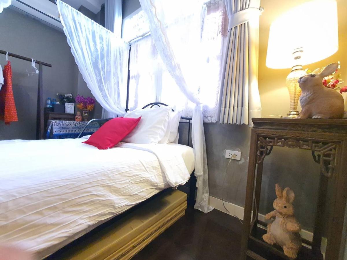 The Unforgotten B&B Bangkok Bagian luar foto