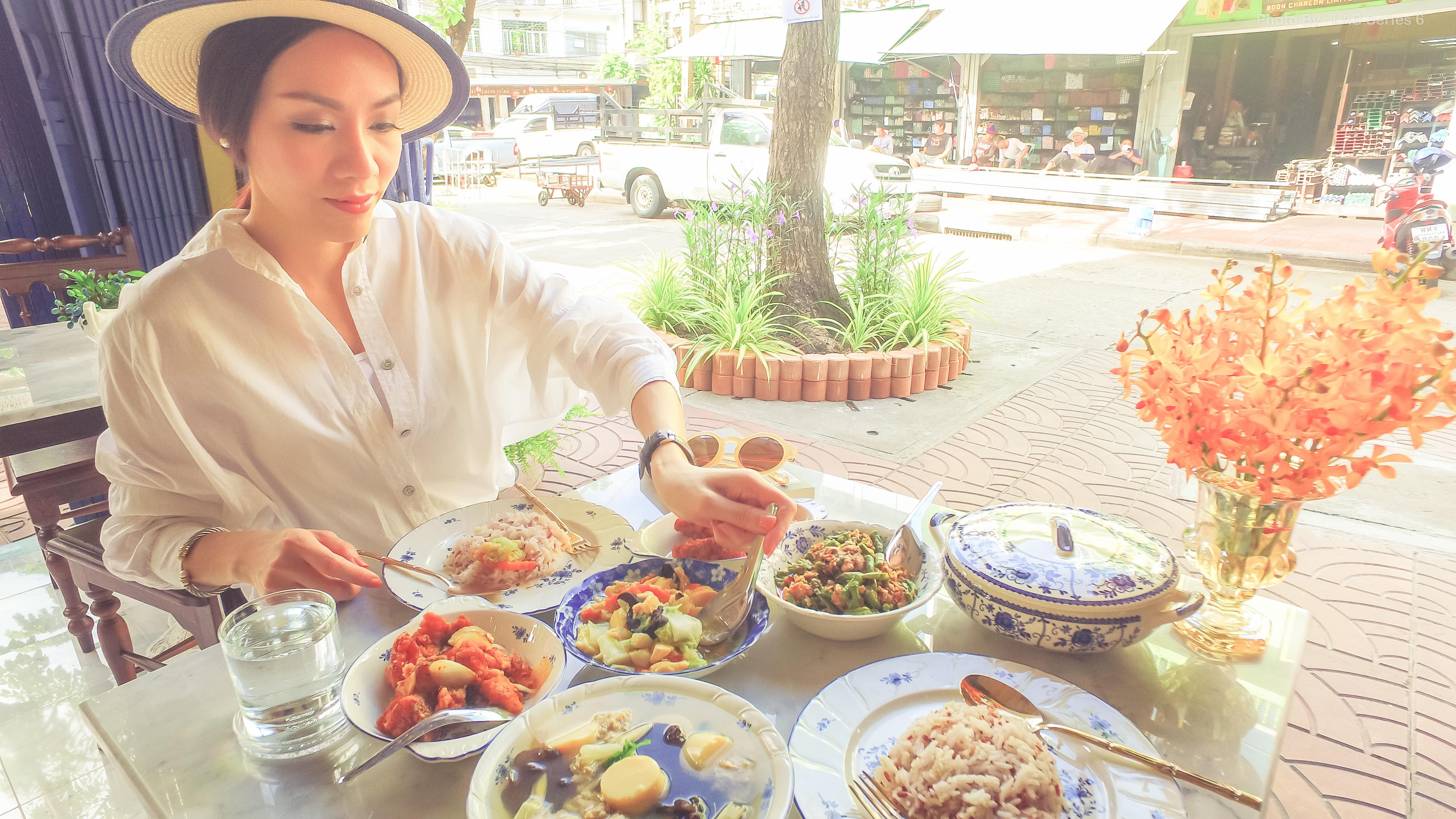 The Unforgotten B&B Bangkok Bagian luar foto